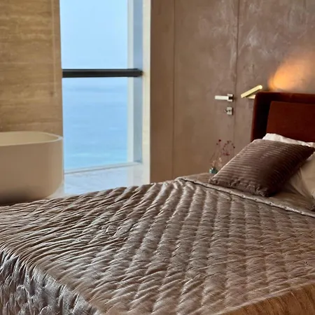 Mercury Luxe Panoramic Sea View Apartman *