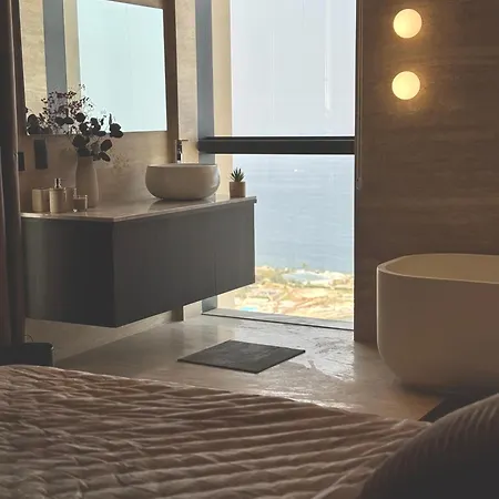 Mercury Luxe Panoramic Sea View Apartman